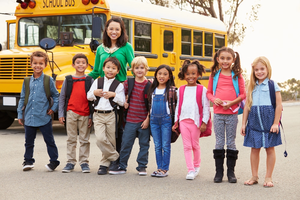 SRTS Guide: The Role of the Adult School Crossing Guard