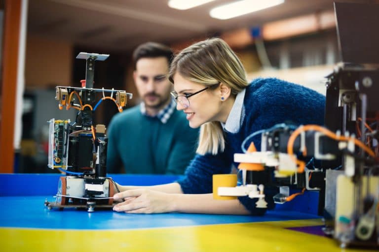 robotics-technician-salary-how-to-become-job-description-best-schools