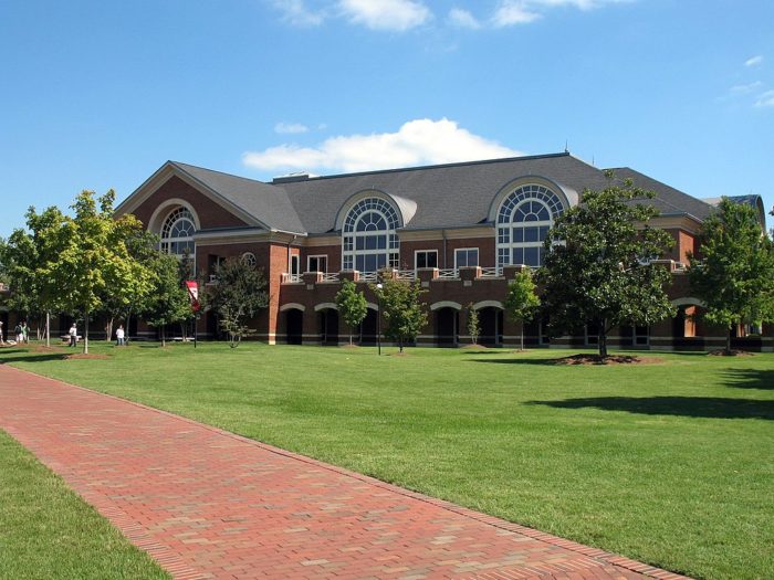 Elon University Tuition, Rankings, Majors, Alumni, & Acceptance Rate