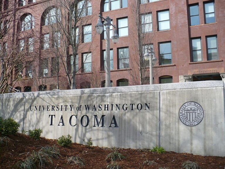 University of Tuition, Rankings, Majors, Alumni