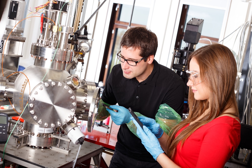 astrophysicist-salary-how-to-become-job-description-best-schools