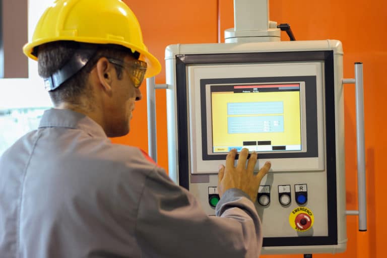 CNC Machinist Salary, How to Job Description & Best Schools