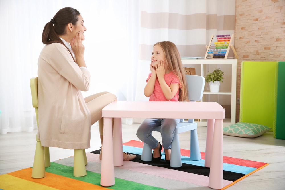 what is a speech language pathologist assistant