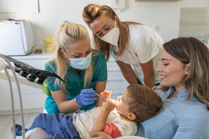 pediatric dent assistant