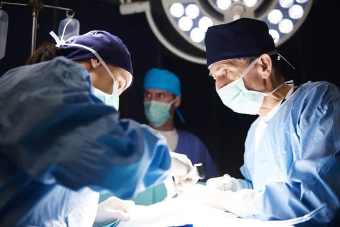 pros and cons of Surgical Technologist