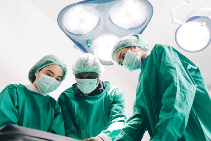 Surgical Tech vs Surgical Assistant