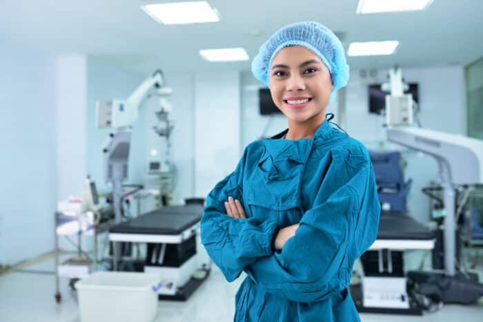 scrub nurse vs surgical tech
